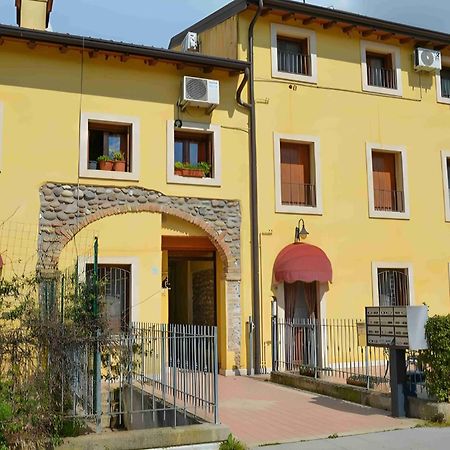 Casa Vacanze Raggio Di Sole Lejlighed Valeggio sul Mincio Eksteriør billede